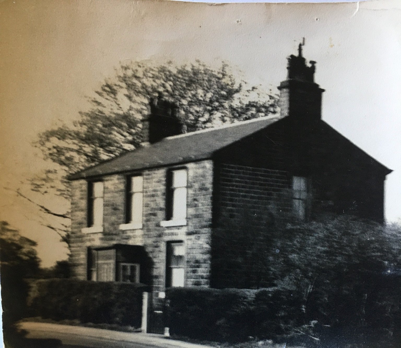 Broadfield House photographed in the early 1900s