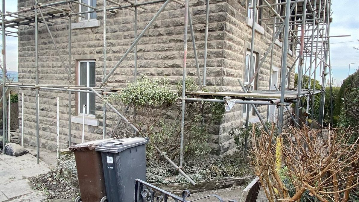 Stone repointing under way (2/3)