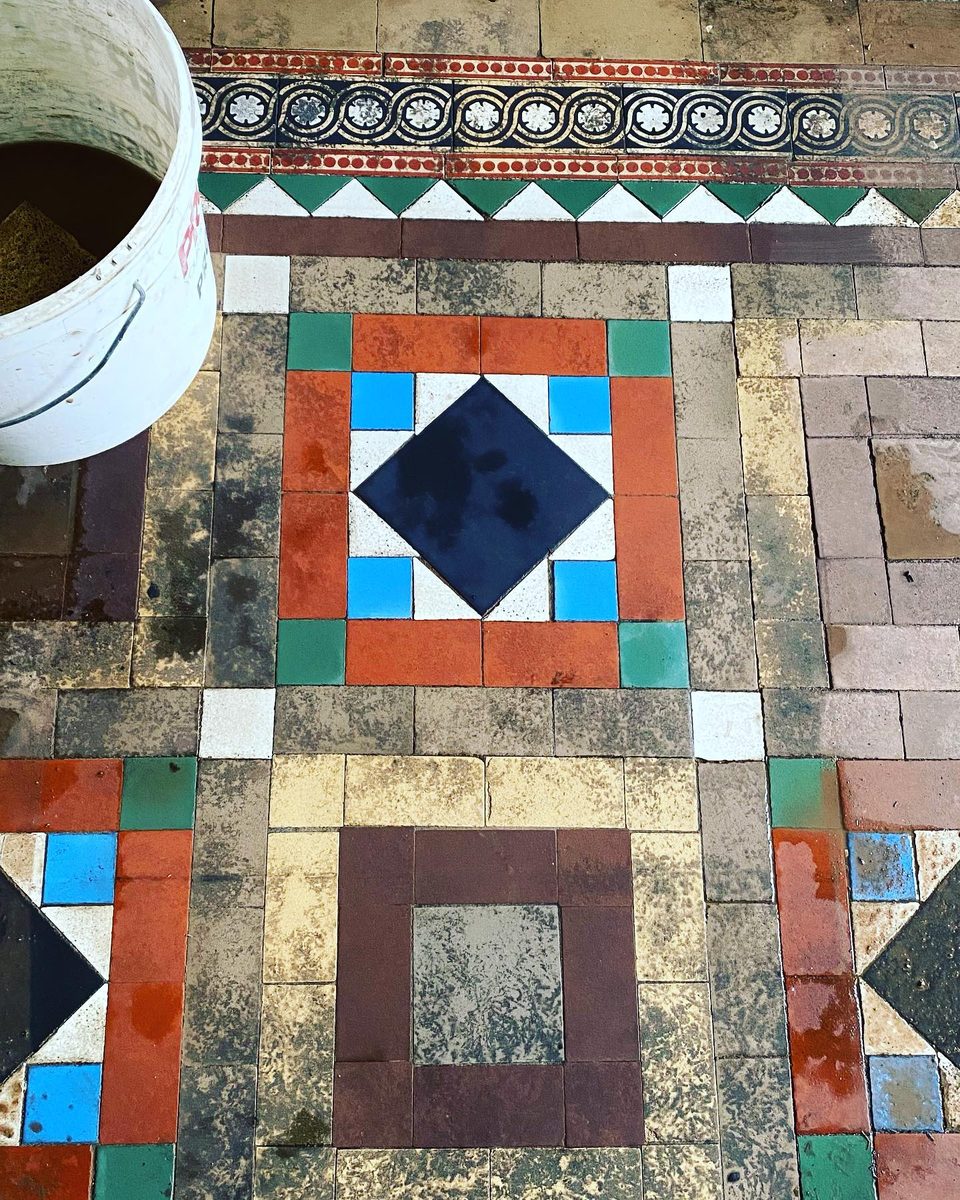 New encaustic tiles, made to match the original design (1/4)